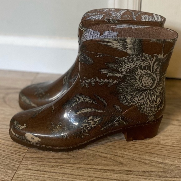 UNBRANDED Brown patterned “Wellingtons” Short Rainboots - Picture 2 of 9